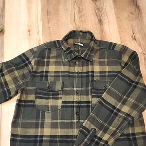 NWOT Hot Topic Plaid Men's Shirt Size